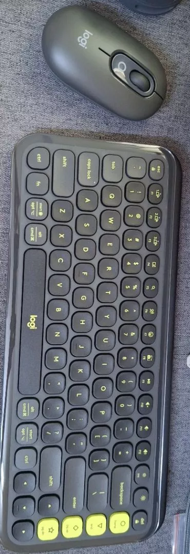 Combo Chuột & Bàn Phím Bluetooth Logitech POP ICON COMBO - Gõ yên tĩnh, phím lập trình, Easy-Switch
