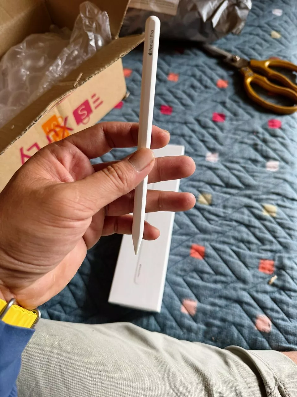Bút cảm ứng Apple Pencil Pro (MX2D3ZP/A)