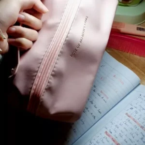 Túi đựng mỹ phẩm di động và không thấm nước và có thể lưu trữ mỹ phẩm và cọ trang điểm