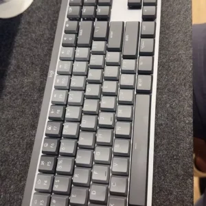Bàn phím cơ không dây Logitech MX Mechanical – Tactile, chiếu sáng nền, sạc USB-C, mac OS | Win