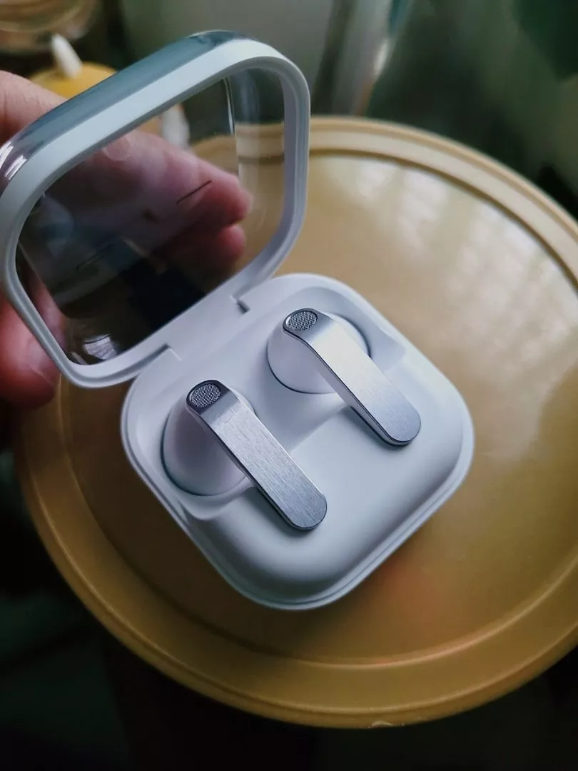 Tai nghe Samsung Galaxy Buds4, Chất âm Hi-Fi đa tầng, Chống ồn chủ động, Galaxy AI đa tác vụ