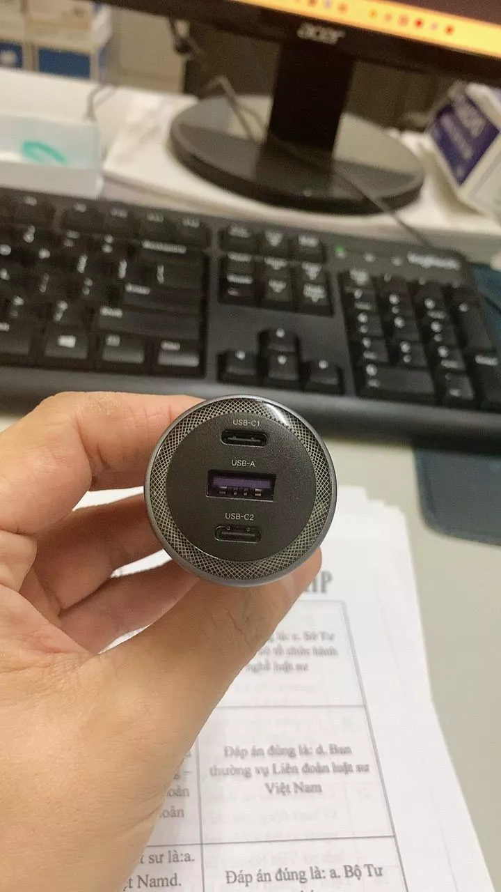 Sạc Xe Hơi UGREEN PD30W USB C Sạc Nhanh Cho iPhone 16 Pro Max 15 Sạc Nhanh Cho Điện Thoại Di Động USB C Xe Hơi