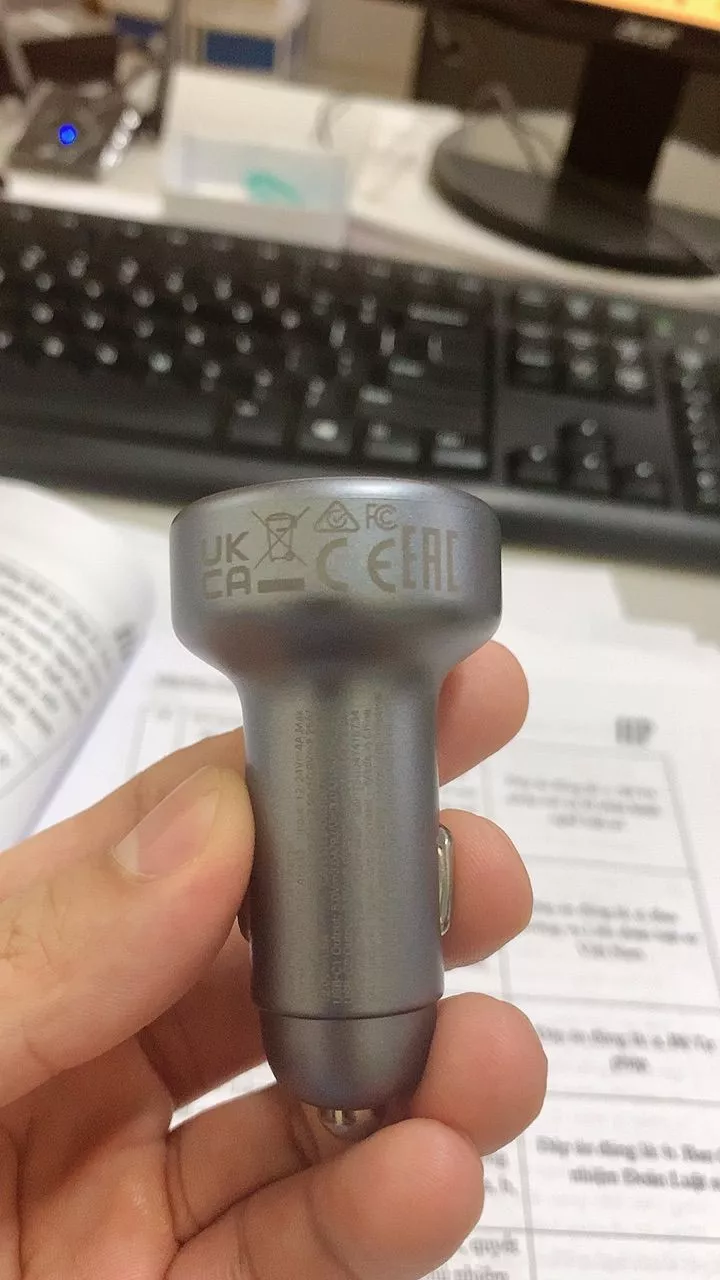 Sạc Xe Hơi UGREEN PD30W USB C Sạc Nhanh Cho iPhone 16 Pro Max 15 Sạc Nhanh Cho Điện Thoại Di Động USB C Xe Hơi