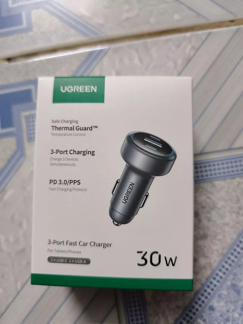 Sạc Xe Hơi UGREEN PD30W USB C Sạc Nhanh Cho iPhone 16 Pro Max 15 Sạc Nhanh Cho Điện Thoại Di Động USB C Xe Hơi