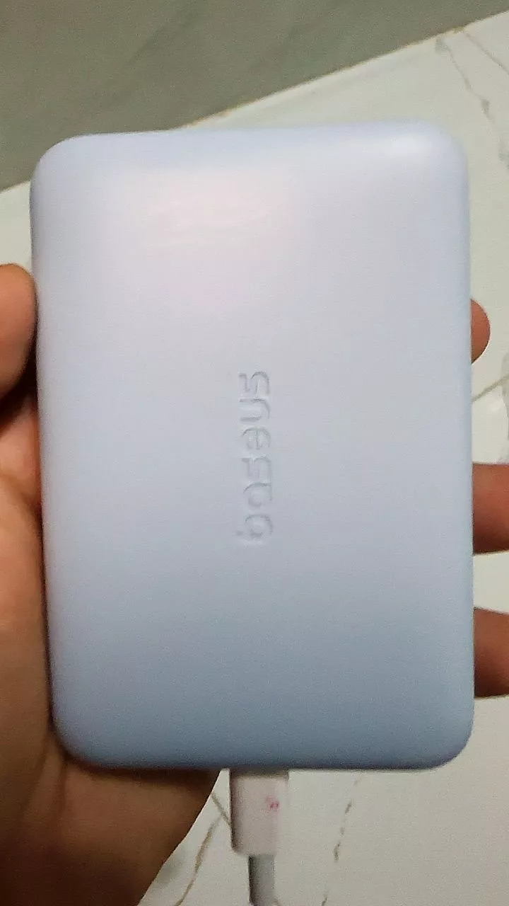 Sạc dự phòng 22.5W FM11 Baseus không dây mini 10000mah có nam châm tự động bật/ tắt thích hợp