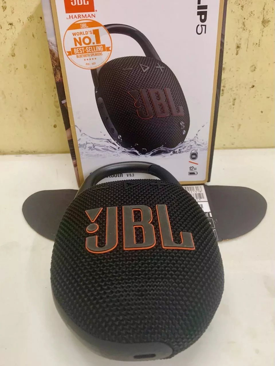 Loa Bluetooth di động kháng nước JBL Clip 5 Công Suất 7W Chơi Nhạc Tới 12 Giờ Thiết Kế Móc Treo