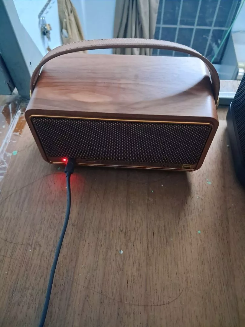 Loa Bluetooth Di Động Không Dây EDIFIER MP330 - Thời Gian Chơi Nhạc Đến 19H - 40W - Âm Thanh 360 - 15 Tháng Bảo Hành