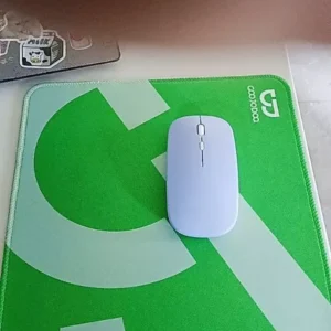 Tấm lót chuột chống trượt Goojodoq được làm từ cao su chất lượng cao, dày 4mm, với bề mặt nhẵn mịn