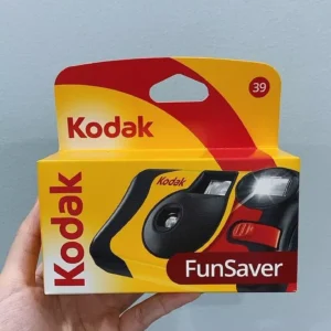 [Date 02/2028] Máy chụp ảnh 1 lần Kodak Funsaver 800 có sẳn trong máy 1 cuộn film Kodak 800 và tích hợp sẳn flash