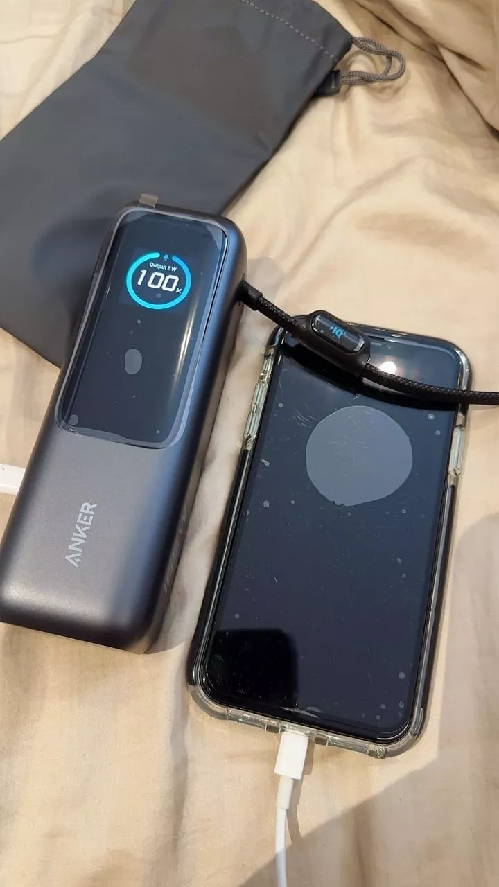Sạc dự phòng ANKER Zolo 25kmAh | Công suất 165W | Tích hợp 2 cáp USB-C rút gọn | Có màn hình - A1695