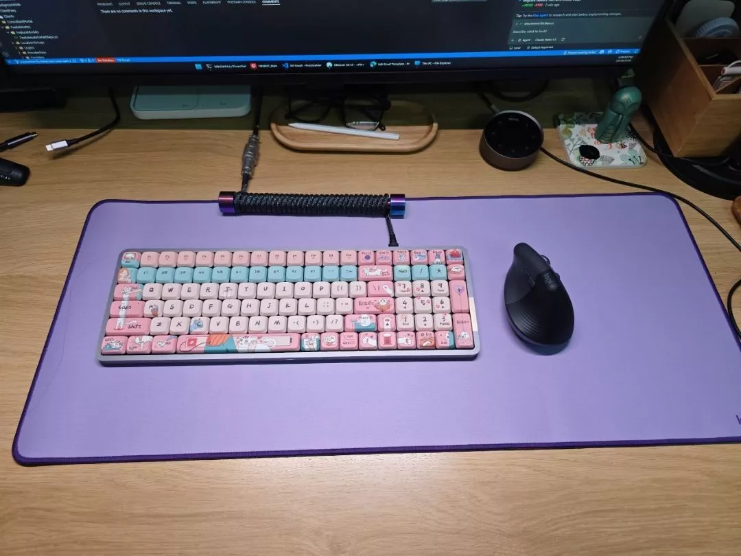 Bàn di chuột cỡ lớn Logitech Desk Mat - Đế chống trượt, lướt dễ dàng, chống đổ tràn