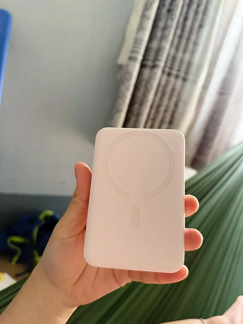 Sạc dự phòng 22.5W FM11 Baseus không dây mini 10000mah có nam châm tự động bật/ tắt thích hợp