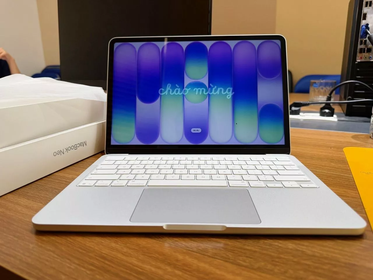 Máy Tính Xách Tay Apple MacBook Neo, 512GB