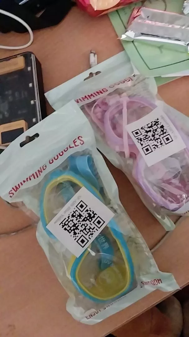 Kính Bơi Trẻ Em góc nhìn rộng có nút bịt tai Viền Silicon Mềm Mại Chống Nước Tuyệt Đối Không Đau Hằn