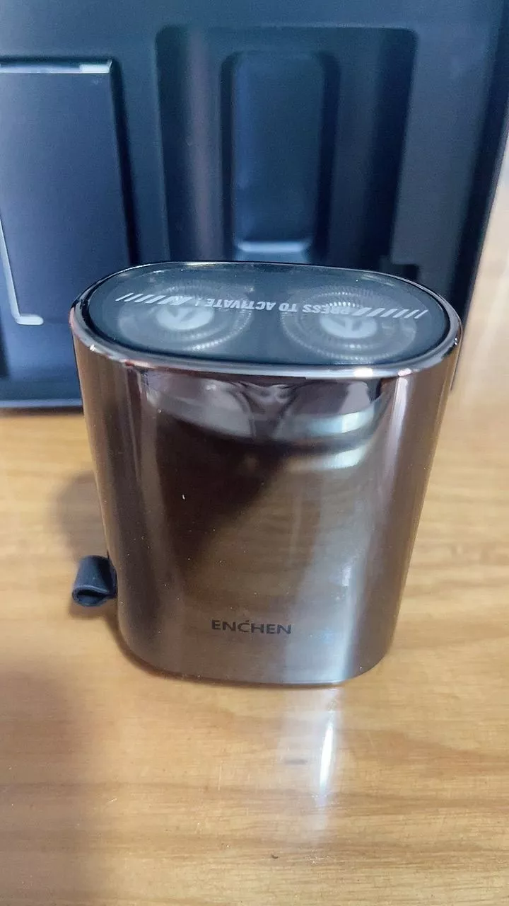 Máy cạo râu Enchen K8 đầu cạo 2D chống nước, 18 lưỡi dao tự mài, pin dùng đến 60 ngày - BH 12 tháng