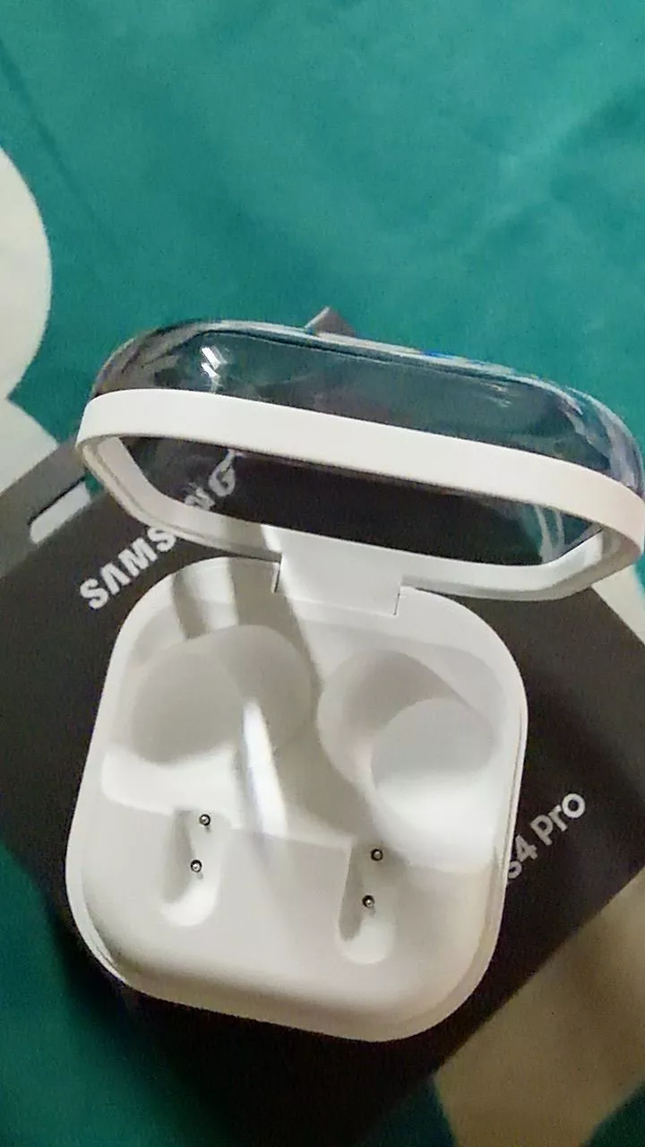 Tai nghe Samsung Galaxy Buds4 Pro, Chất âm Hi-Fi đa tầng, Chống ồn chủ động, Galaxy AI đa tác vụ