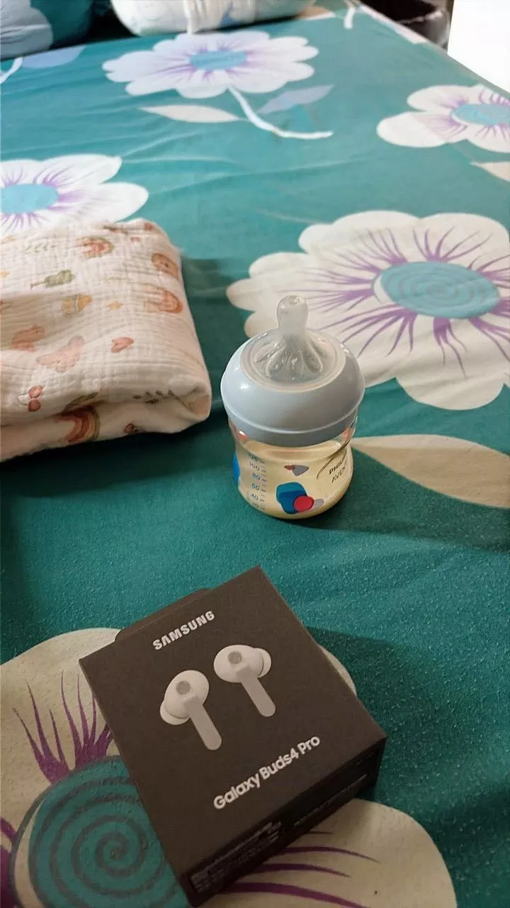 Tai nghe Samsung Galaxy Buds4 Pro, Chất âm Hi-Fi đa tầng, Chống ồn chủ động, Galaxy AI đa tác vụ