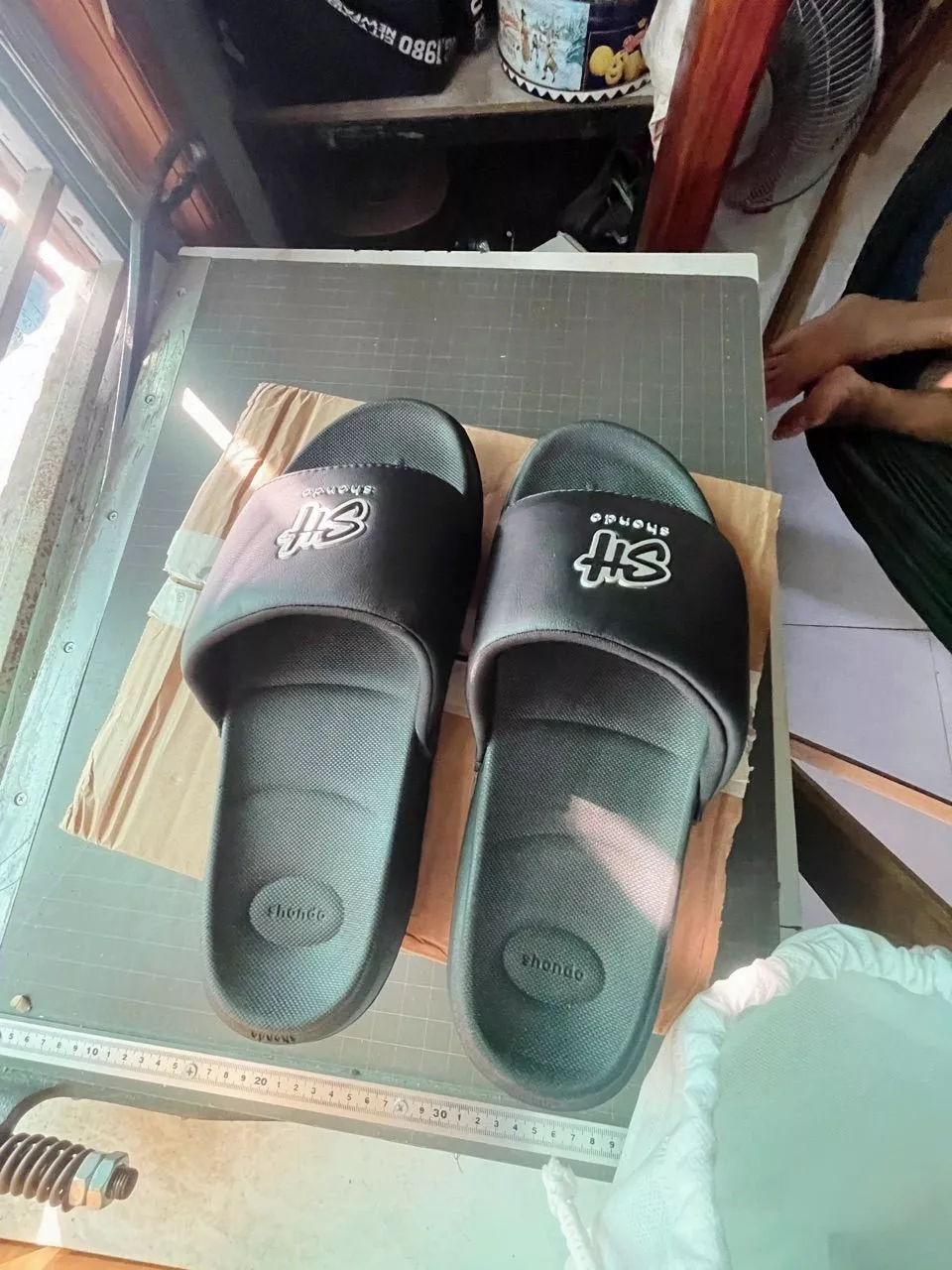 Dép Quai Ngang Nam Nữ Trendy 7 Thêu Logo SH Shondo Nhiều Màu