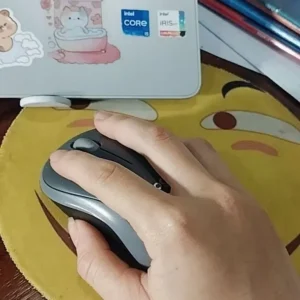 Chuột không dây Logitech M186 - USB, nhỏ gọn, thuận cả 2 tay, phù hợp PC/Laptop