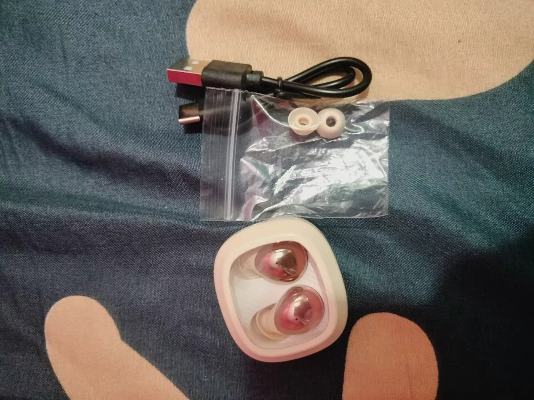 Tai nghe Bluetooth không dây là tai nghe khử tiếng ồn và chất lượng âm thanh di động nhỏ gọn Thích hợp cho IPhone và Android