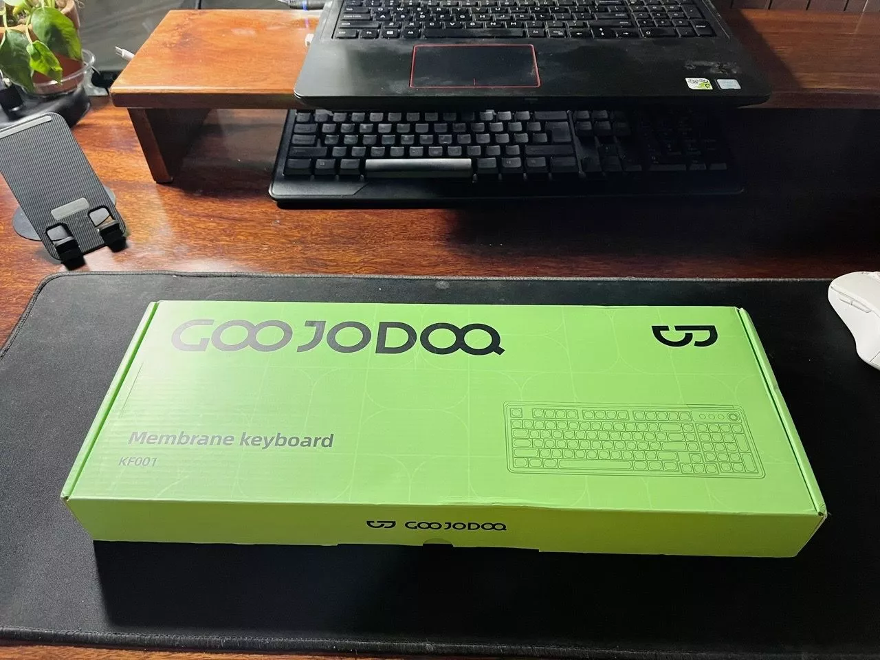 Bàn phím màng không dây Goojodoq: Ba chế độ kết nối, 98 phím, không gây tiếng ồn,có màn hình LED đèn