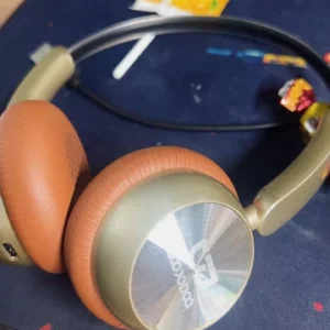 Tai nghe Bluetooth không dây Goojodoq có thiết kế headband điều chỉnh được và chụp tai thoáng khí