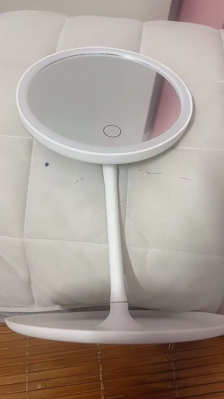Gương Trang Điểm Để Bàn - Đèn Led Kèm Sạc