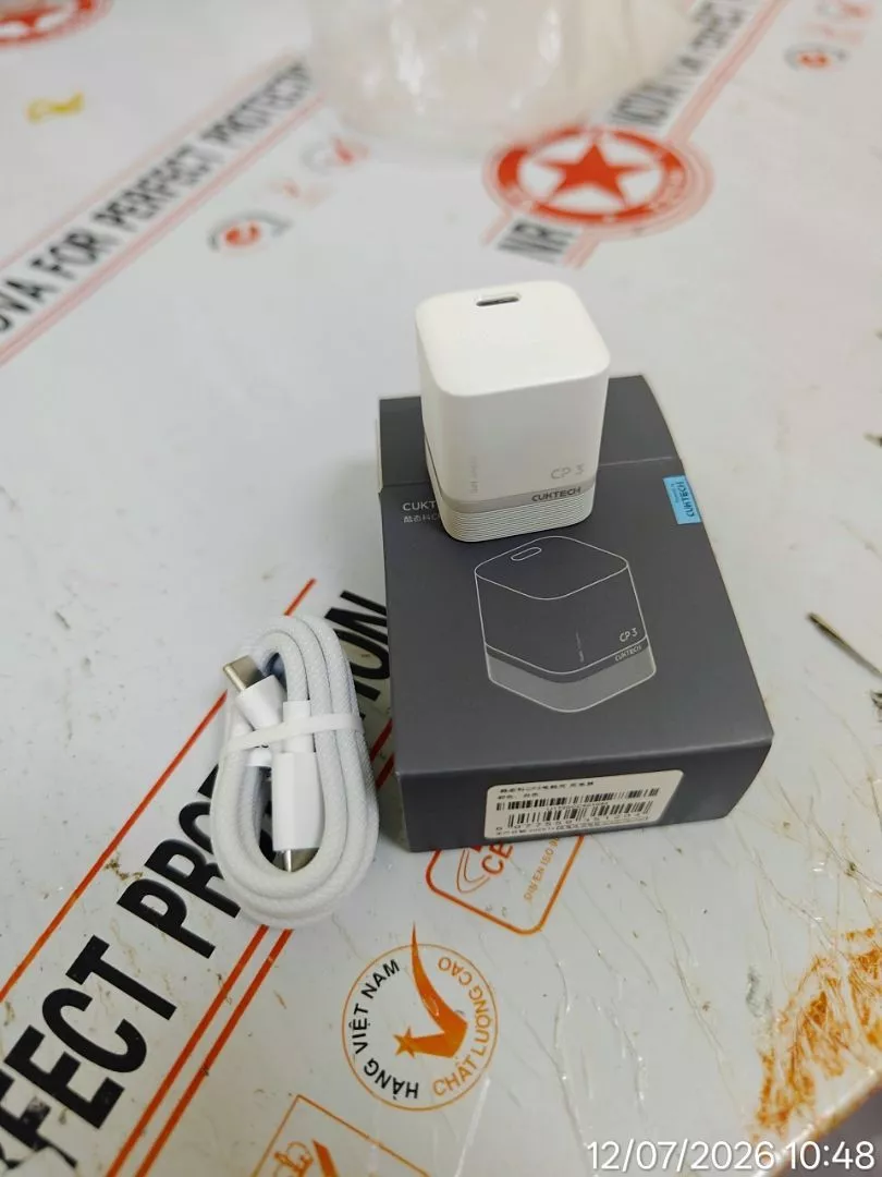 Củ Sạc Nhanh CUKTECH GaN 40W Siêu Nhỏ Gọn Chân Gập Không Nóng Máy Cho iP 17/16/15/iPad Air/Xiaomi 17/Samsung S26