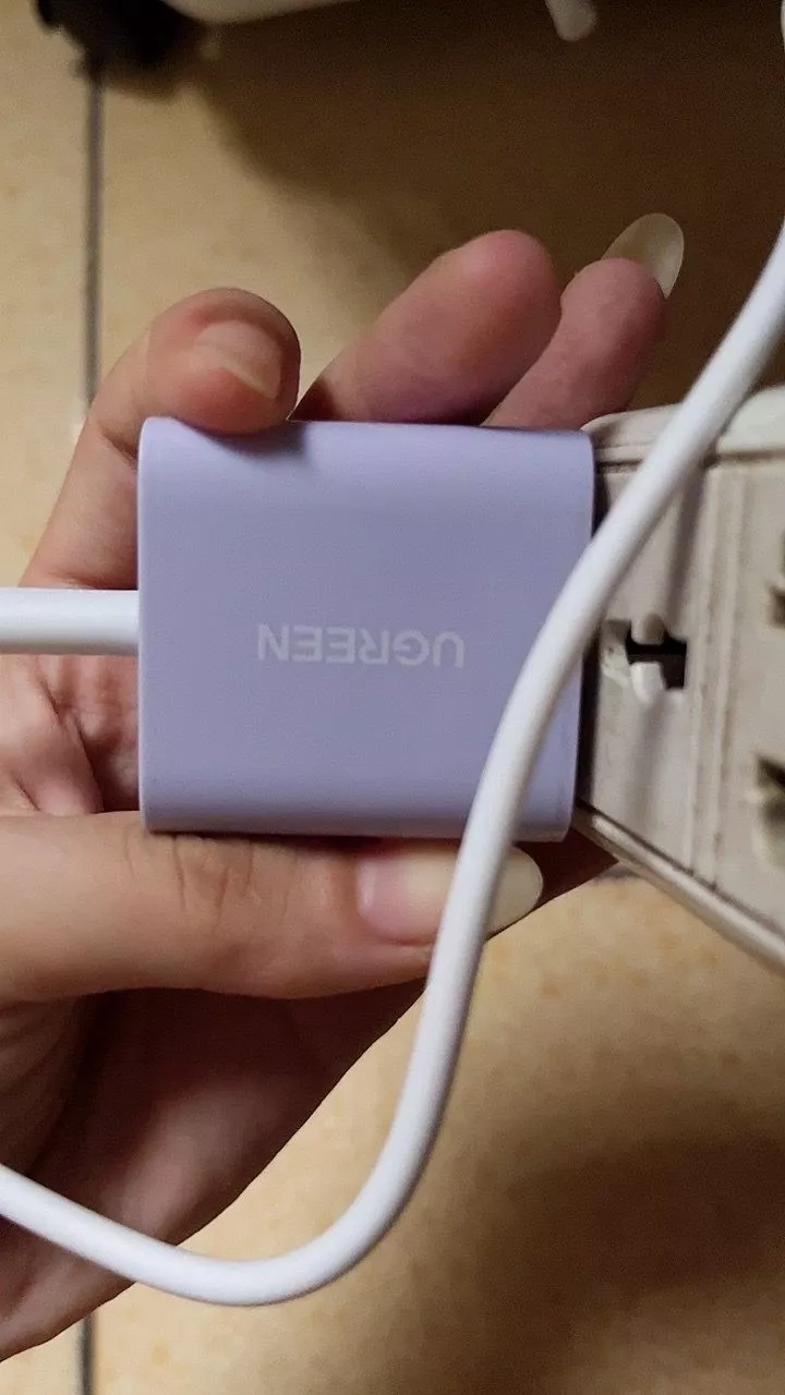 Bộ sạc USB C UGREEN 20W PD Khối sạc nhanh Bộ sạc tường USB-C Tương thích với iPhone 16 / 16 Plus / 15 Pro / 15 Pro Max / 14 / 13 / 12, Pixel, Galaxy S23 / S22 / S21 / S20 / Note 10,