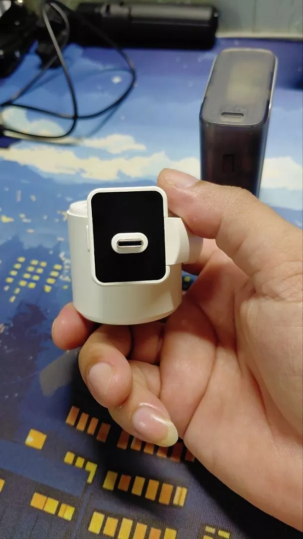 Quạt mini GOOJODOQ Type-C là sản phẩm cắm là chạy, cơ 15573 vòng/phút, lưu lượng gió mạnh mẽ 9,7 m/s