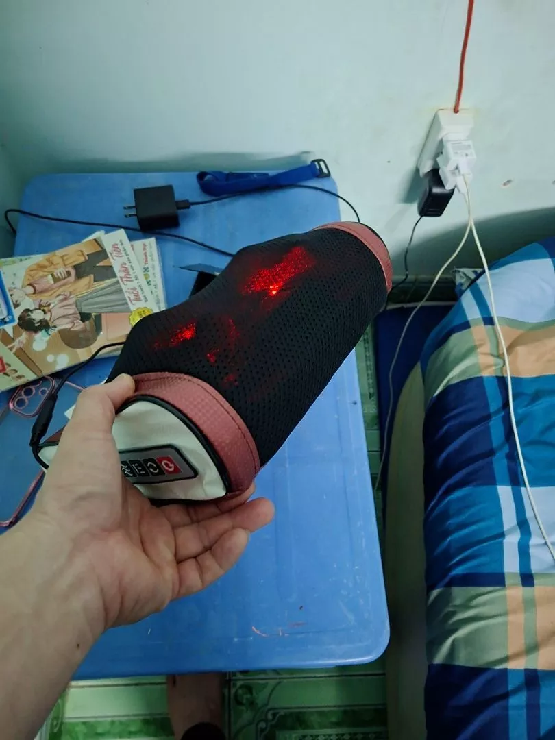 Gối massage cổ vai gáy, máy massage hồng ngoại 20 bi cao cấp hỗ trợ mát xa toàn thân