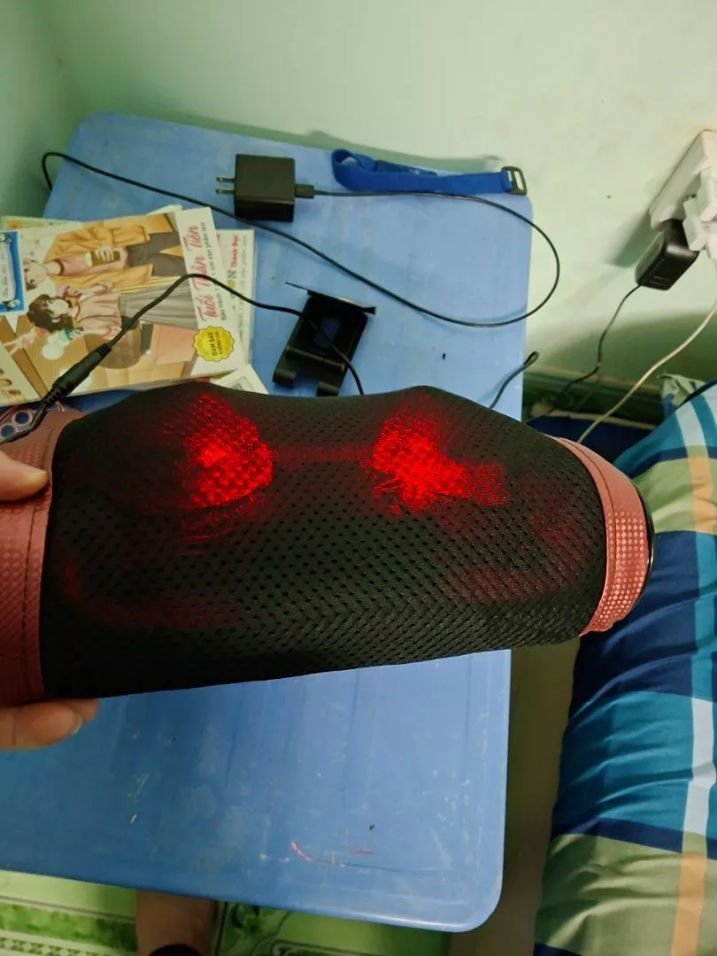 Gối massage cổ vai gáy, máy massage hồng ngoại 20 bi cao cấp hỗ trợ mát xa toàn thân