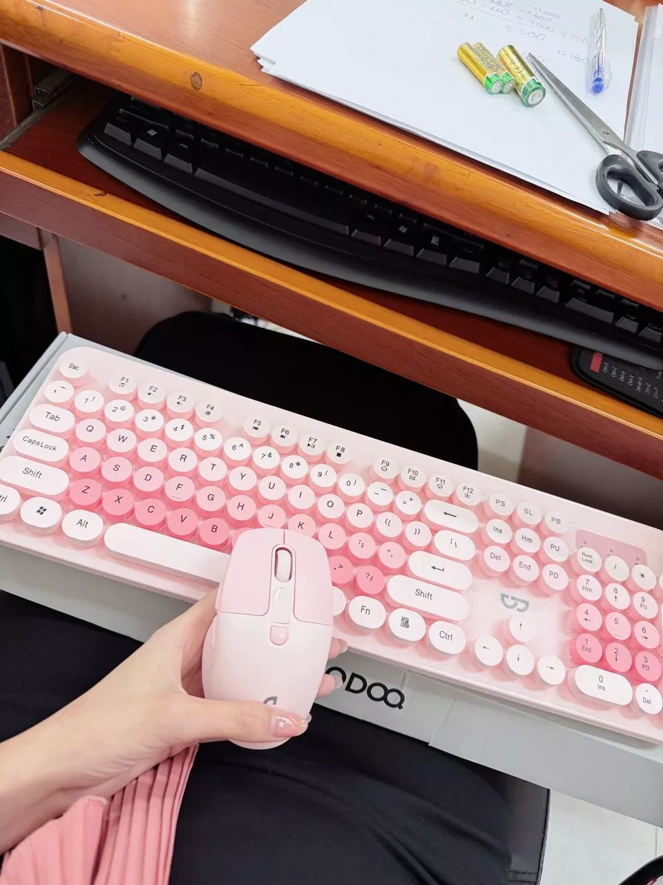 Bộ bàn phím chuột không dây 2.4G GOOJODOQ với 104 phím, 1600 DPI, Thiết bị tương thích rộng rãi