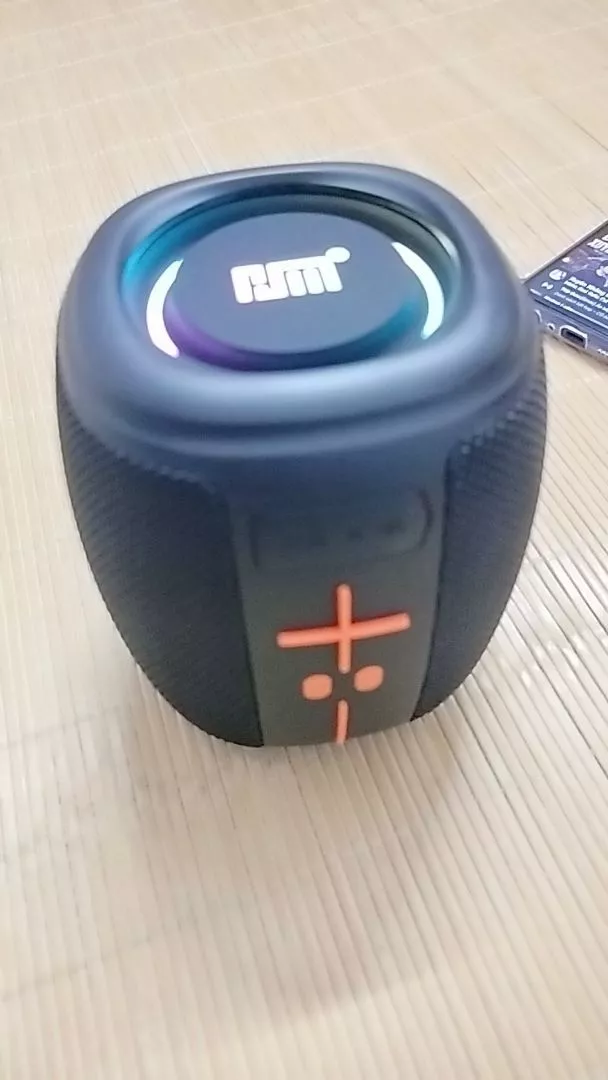 Loa hm805 có thể ghép đôi 2 loa, công suất 8w loa nghe nhạc bass căng
