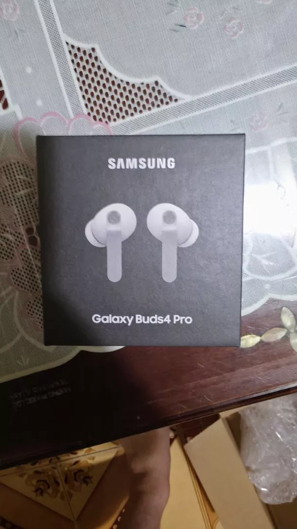 Tai nghe Samsung Galaxy Buds4 Pro, Chất âm Hi-Fi đa tầng, Chống ồn chủ động, Galaxy AI đa tác vụ