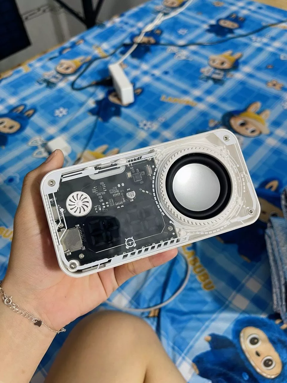 GOOJODOQ Loa Bluetooth không dây Thiết kế gió cơ khí Hiển thị thời gian chính xác Bluetooth 5.3LED RGB chiếu sáng