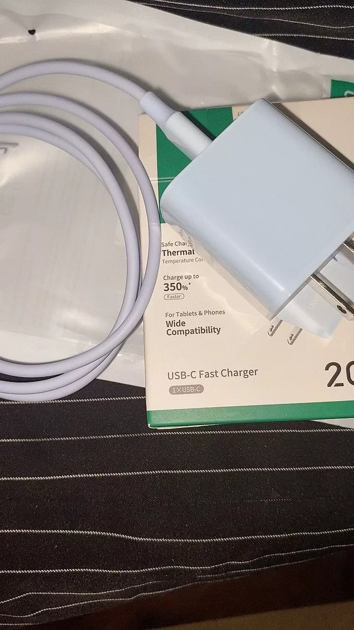 Ugreen 20W PD cho iPhone Sạc Type C cho iPhone 15 16 Pro max XR 11 12 14 13 Pro max Bộ sạc nhanh chính hãng Bộ sạc điện thoại di động cho Samsung S23 S22
