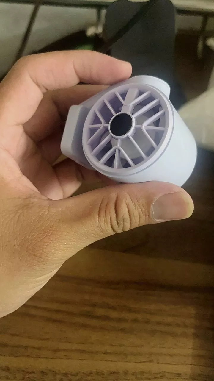 Quạt mini GOOJODOQ Type-C là sản phẩm cắm là chạy, cơ 15573 vòng/phút, lưu lượng gió mạnh mẽ 9,7 m/s