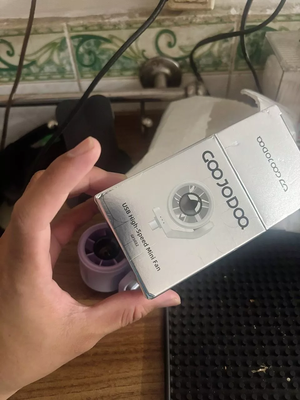 Quạt mini GOOJODOQ Type-C là sản phẩm cắm là chạy, cơ 15573 vòng/phút, lưu lượng gió mạnh mẽ 9,7 m/s