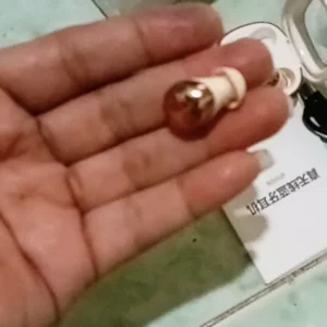 Tai nghe Bluetooth không dây là tai nghe khử tiếng ồn và chất lượng âm thanh di động nhỏ gọn Thích hợp cho IPhone và Android
