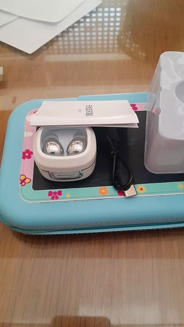 Tai nghe Bluetooth không dây là tai nghe khử tiếng ồn và chất lượng âm thanh di động nhỏ gọn Thích hợp cho IPhone và Android