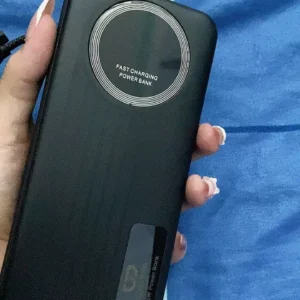 Pin dự phòng GOOJODOQ 50000mAh hỗ trợ sạc nhanh PD 20W và 22.5W, tích hợp cáp sạc với màn hình LED