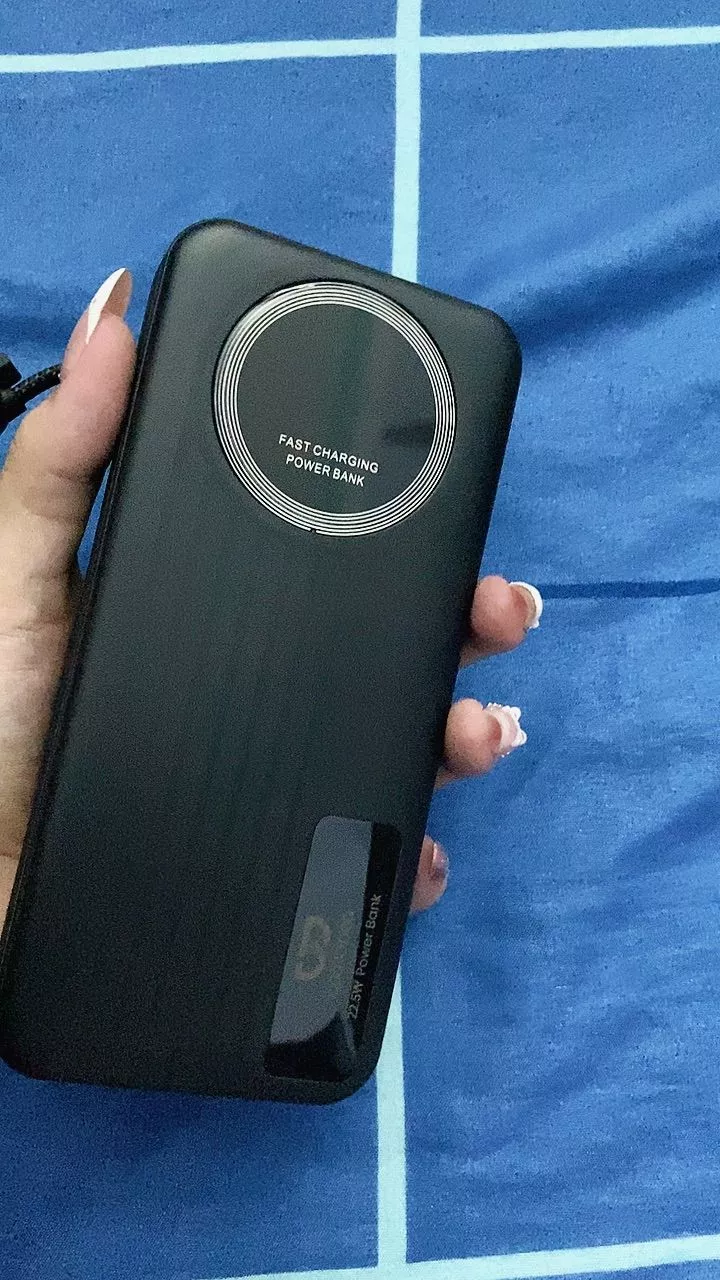 Pin dự phòng GOOJODOQ 50000mAh hỗ trợ sạc nhanh PD 20W và 22.5W, tích hợp cáp sạc với màn hình LED