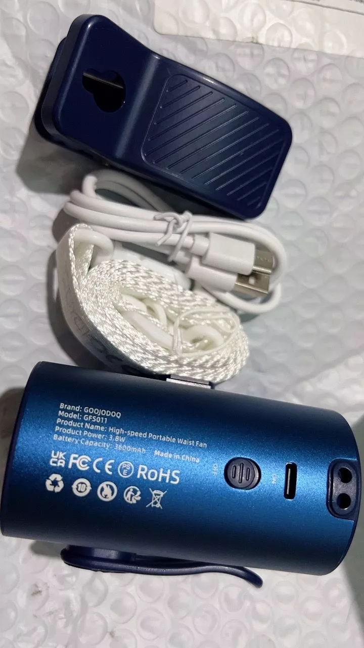 Quạt mini GOOJODOQ Type-C là sản phẩm cắm là chạy, cơ 15573 vòng/phút, lưu lượng gió mạnh mẽ 9,7 m/s