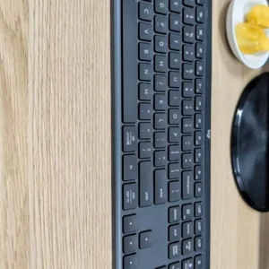 Bàn phím không dây Logitech K950 Signature Slim - Kết nối đa thiết bị, Gõ yên tĩnh, Bluetooth