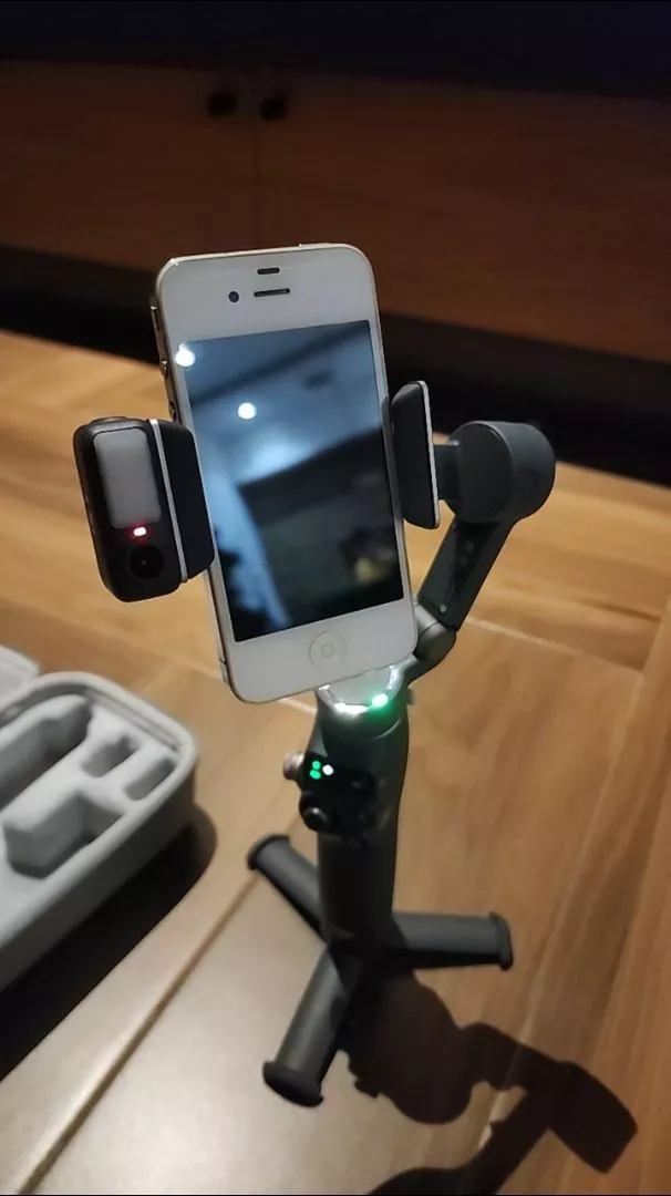 Gimbal chống rung điện thoại DJI Osmo Mobile 8 theo dõi chủ thể bằng camera gốc (DJI OM 8)