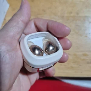 Tai nghe Bluetooth không dây là tai nghe khử tiếng ồn và chất lượng âm thanh di động nhỏ gọn Thích hợp cho IPhone và Android