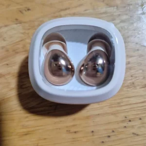 Tai nghe Bluetooth không dây là tai nghe khử tiếng ồn và chất lượng âm thanh di động nhỏ gọn Thích hợp cho IPhone và Android