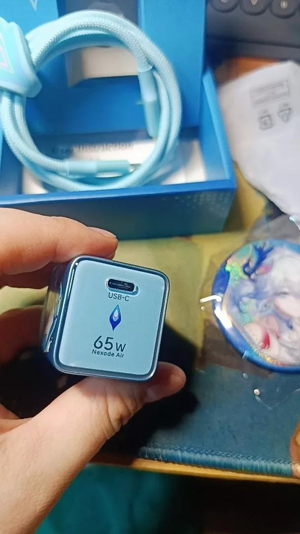 UGREEN Bộ sạc Phiên Bản Honkai: Star Rail USB-C 65W GaN USB-C Phích cắm có thể gập lại + Cáp USB-C 100W 1m, Sạc nhanh cho iPhone 17 16 Pro Max / MacBook / Samsung S26 Ultra iPad (Phích cắm US)