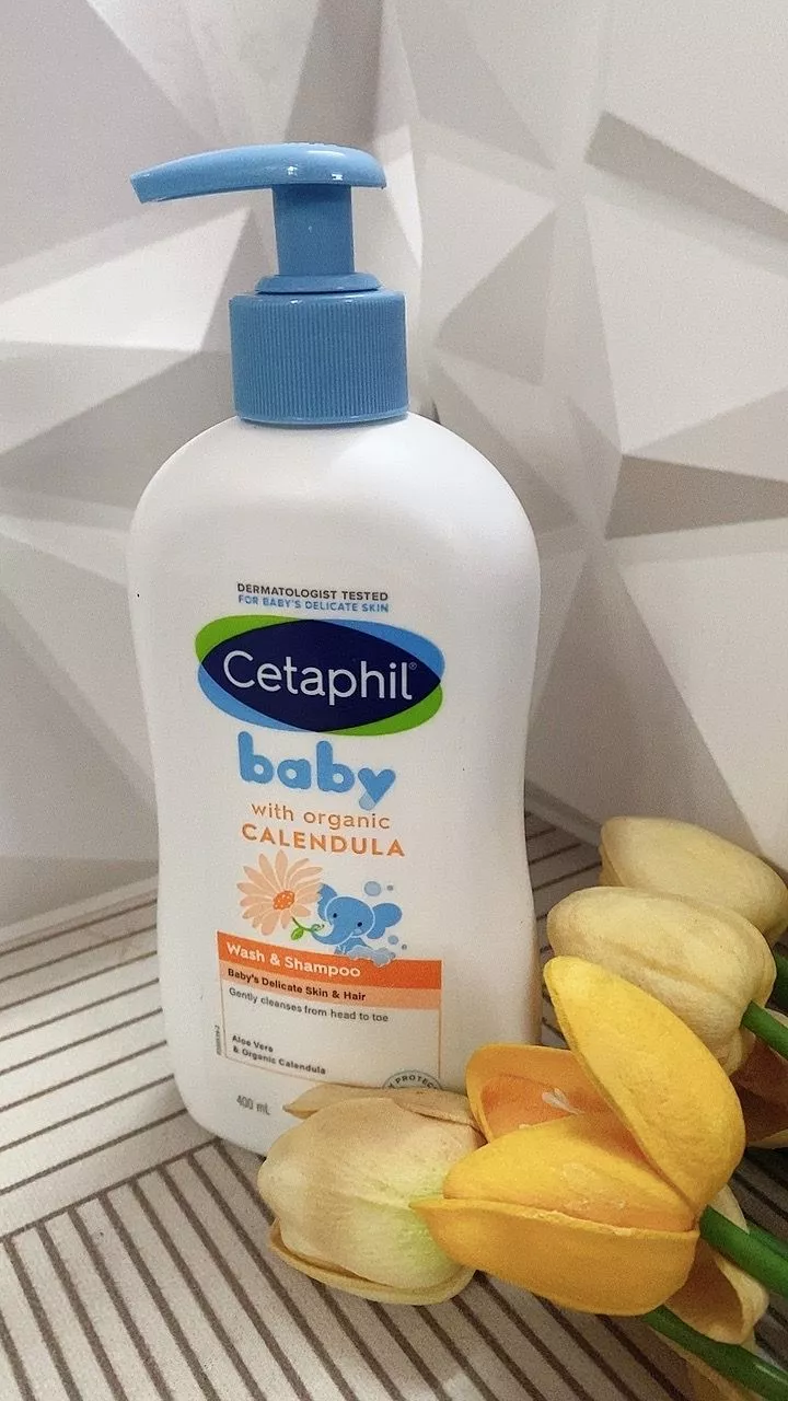 Sữa tắm gội cho bé Cetaphil Baby Wash & Shampoo 2 In 1 with Organic Calendula 400ml dịu lành cho da nhạy cảm